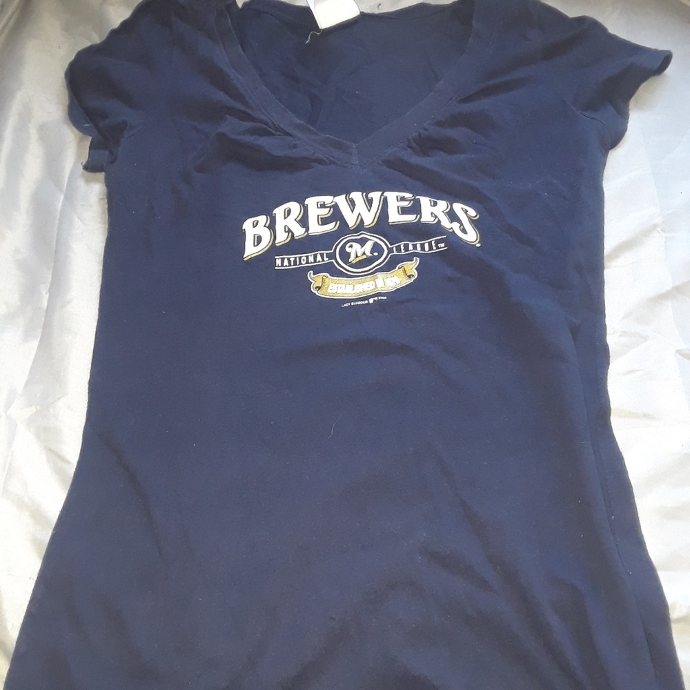 🦄 Milwaukee Brewers V-neck T-shirt Genuine